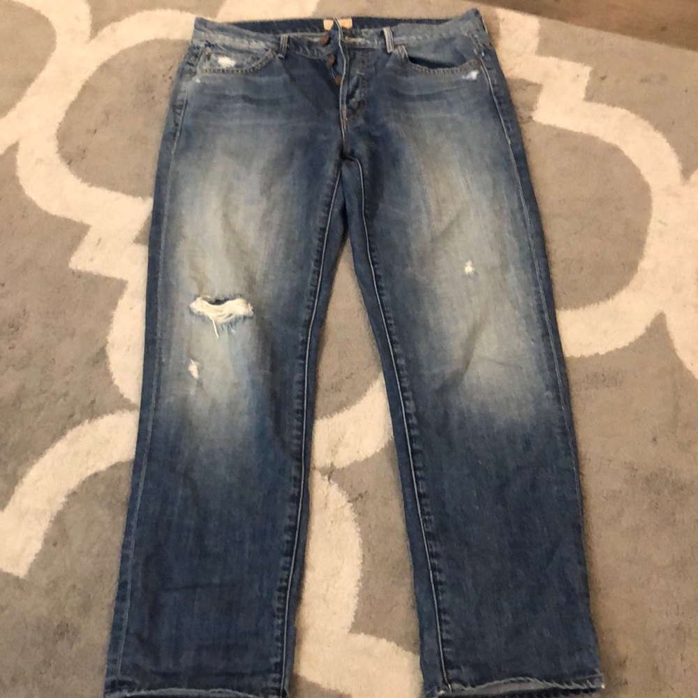 Distressed Boyfriend Jeans✨✨